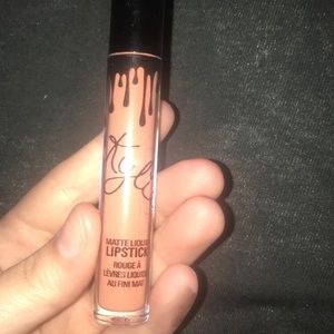 Kylie lipstick in the shade “dirty peach”